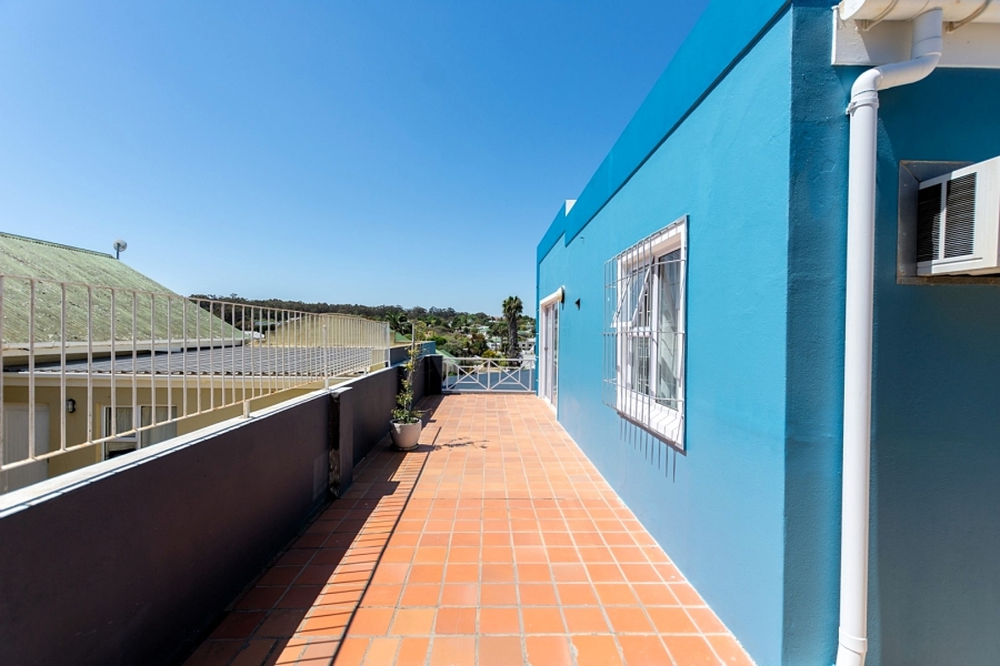 3 Bedroom Property for Sale in Bergzicht Western Cape